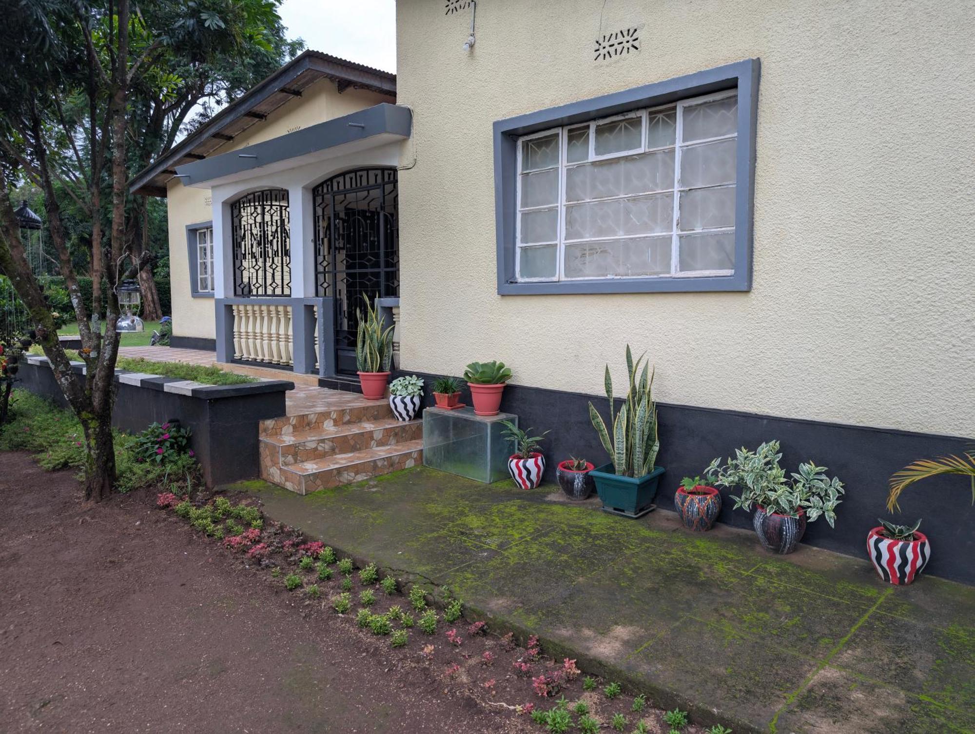 Dans Place Moshi Exterior foto